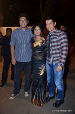 junaid with kiran rao and aamir khan at Boman Irani_s son wedding reception on 20th Nov 2011.JPG